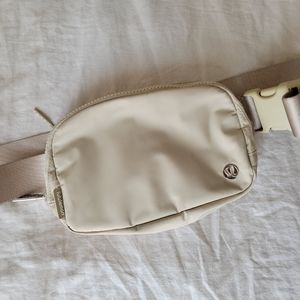 Everywhere Belt Bag in Trench (Extended Strap)